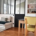 Stylish And Modern Apartment In Le Marais