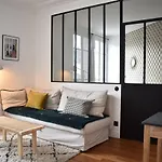 Stylish And Modern Apartment In Le Marais