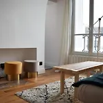 Stylish And Modern Apartment In Le Marais