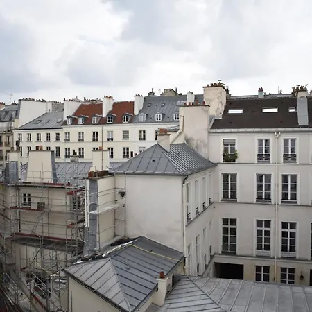 Stylish And Modern In Le Marais Paris
