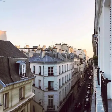 Stylish And Modern In Le Marais Apartment Paris