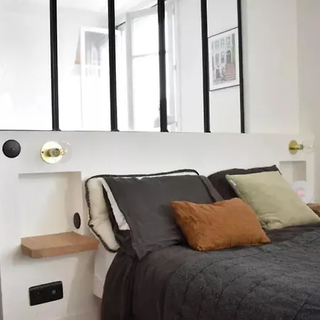 Apartment Stylish And Modern In Le Marais